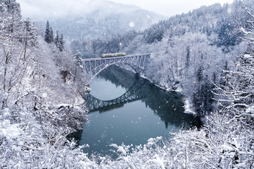 冬の第一只見川橋梁　只見線の雪景色