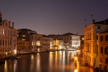 Naklejka premium Venice at night