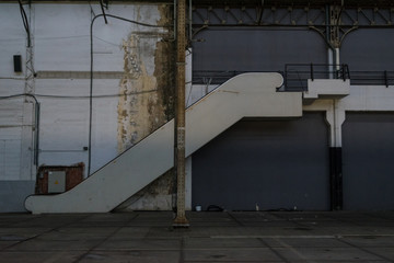 Escalotor leadin nowhere