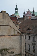 Poznań, stare miasto, dachy kamienic
