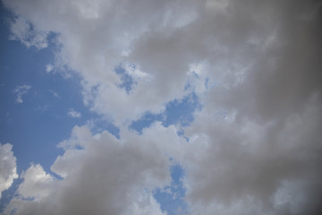 Obraz premium Clouds in the blue sky