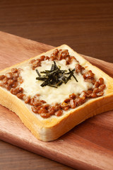 納豆トースト
