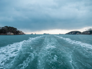 日本三景、松島の島巡り観光船からの景色。