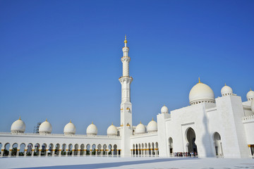 Fototapeta na wymiar Sheikh Zayed Grand Mosque at Abu Dhabi, United Arab Emirates