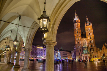 Fototapeta na wymiar St. Mary's Basilica Church in Krakow, Poland