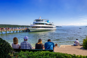 Schifffahrt, Steg, Starnberg, Starnberger See, Bayern, Deutschland 