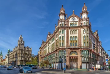 Zelfklevend Fotobehang Building of Parisi Udvar Hotel, Budapest, Hungary © borisb17