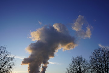 Inde, Indeland, Bach. Kraftwerk, Sonne, Winter, Natur, Wolken, Himmel