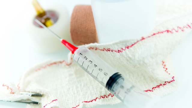 Inyecci&oacute;n con medicina