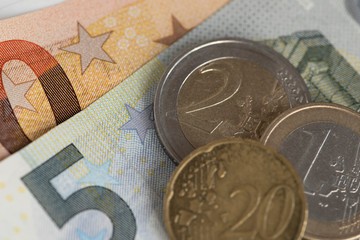 Euro waluta pieniądze banknoty i monety