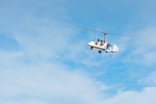 white gyroplane in sky, Ultralight gyroplane
