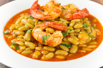 Verdinas con langostinos