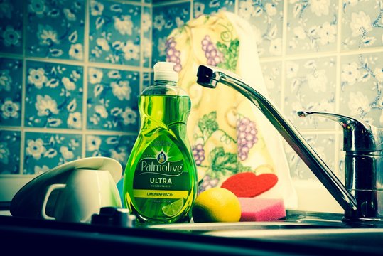 Palmolive ultra, Sp&uuml;lmittel, gekauft in Edeka Markt in Kiel, Februar 2020