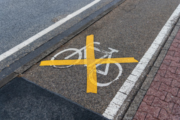 Straßenmarkierung Fahrradweg