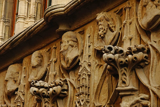 Maison de t&ecirc;tes &agrave; Valence
