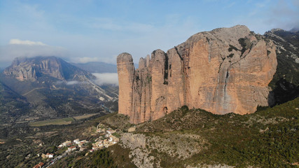 Fototapeta na wymiar Mallos de Riglos - Mallos de Agüero - Pisón - La Visera - Huesca