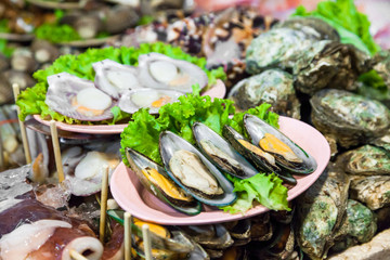 Fototapeta na wymiar Fresh mussels