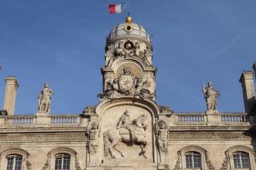 Fototapeta premium Facade ouest de l'Hôtel de Ville de Lyon place des Terreaux - Ville de Lyon - Département du Rhône - France