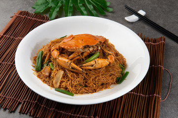 chinese fried crab with rice noodles