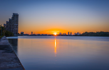 city night sunset sunrise water sky river sea horizon florida landscape dusk building urban panorama sun blue downtown © Alberto GV PHOTOGRAP