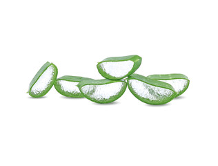 Naklejka premium fresh aloe vera leaf slices on white background