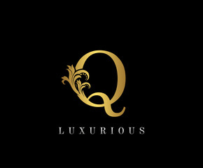 Fototapeta premium Golden Q Luxury Logo Icon, Vintage Royal Gold Q Letter Logo Design.
