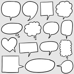 Obraz premium Hand drawn set of speech bubbles. Doodle set element. Vector illustration.