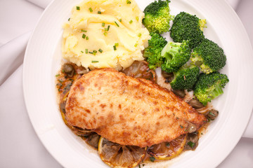 Grilled chicken breast with vegetables