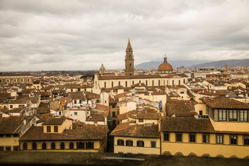 Italia, Toscana, Firenze, la citt&agrave; e la chiesa di Santo Spirito.