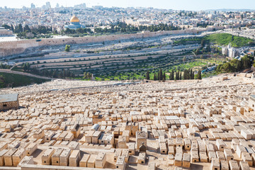 Obraz premium View from the Mount of Olives to Dome of the Rock and the old city of Jerusalem, Israel