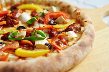 Spicy chicken and mushroom pizza 