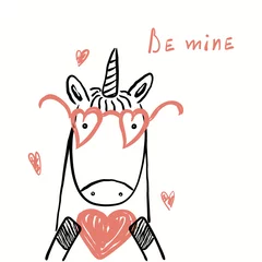 Fototapeten Handgezeichnete Vektor-Illustration eines niedlichen lustigen Einhorns in Gläsern, ein Herz haltend, mit Text Sei mein. Isolierte Objekte auf Weiß. Strichzeichnung. Designkonzept für Kinder Valentinstagskarte, einladen. © Maria Skrigan