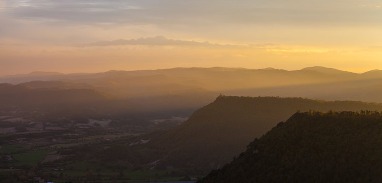 Ermita de Sant Sebasti&agrave; (Vic, Santa Eul&agrave;lia de Riuprimer) al atardecer (vista desde la Creu de Gurb). Vic, Osona, Catalunya.