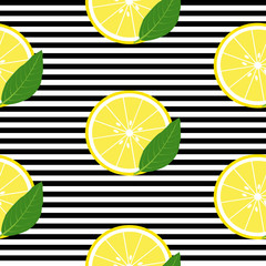 Naadloze achtergrond met strepen en citroenen segmenten met blad. Vector illustratie ontwerp voor wenskaart of sjabloon.