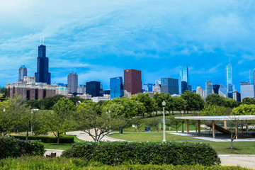 Fototapeta premium Panoramic View to the Daily life of the Chicago City Center, USA