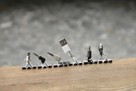 Lifehack; DIY Cable and Cord Organizer  