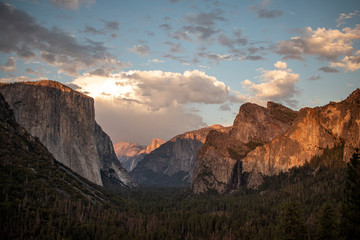 Fototapeta na wymiar Yosemite National Park, Tunnel View, California, USA