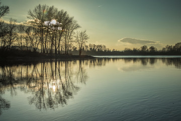Flussmündung der Sieg in den Rhein bei Bonn