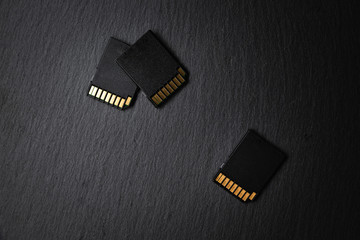 Memory cards for storing data