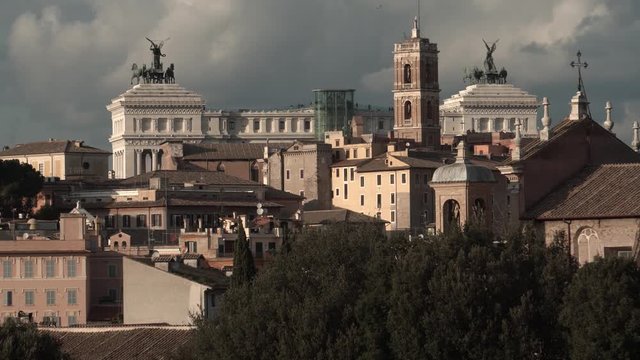Roma, Italia. Vista dal Circo Massimo. Vittoriano e colle del Campidoglio