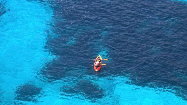 Faire du kayak en mer m&eacute;diterran&eacute;e