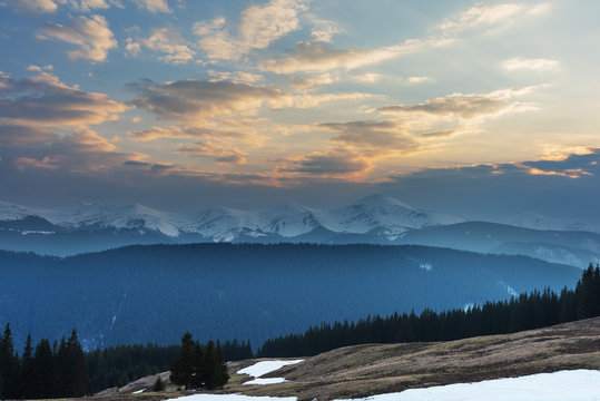 Beautiful scenery of snowy mountain peaks © reme80