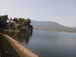 Fototapeta na wymiar dam water with mountain in india