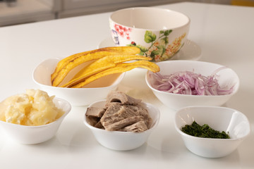 Ingredientes para Encebollado gourmet