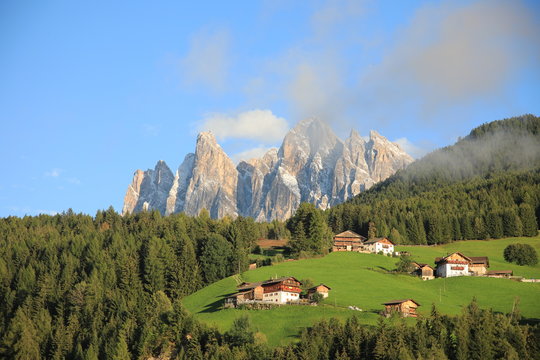 Vill Bilder Durchsuchen 1,512 Archivfotos, und Videos