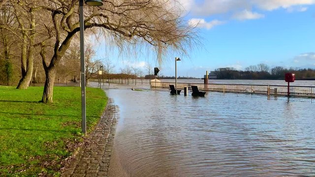 Bremer Weserpromenade has been hit by floods and a strong storm