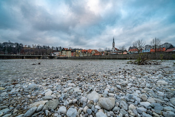 Kiesstrand am Isarufer in Bad Tölz