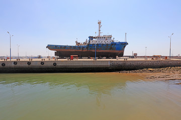 Fototapeta premium Ships awaiting repair are at the shipyard
