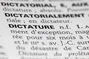 Fototapeta premium Définition du mot dictature dans le dictionnaire français