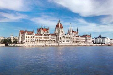 Fototapeta na wymiar hungarian parliament and Danube river in Budapest